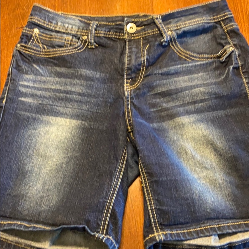 Ladies Bermuda shorts